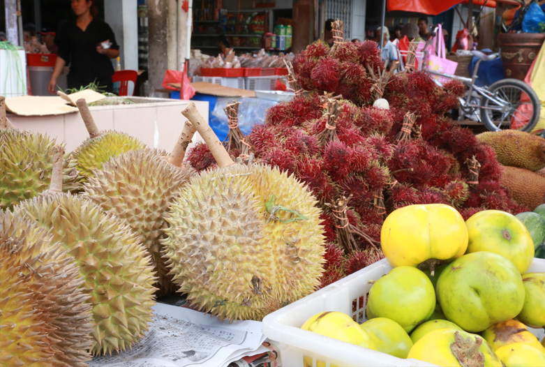 Malasia Viajes | Fruta en el mercado, Borneo